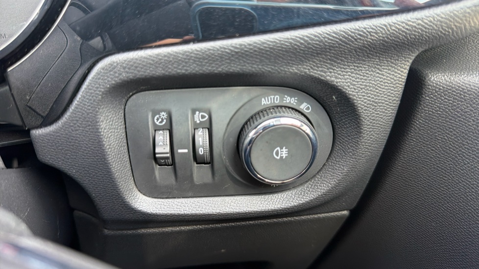 Vauxhall Corsa 1.2 Griffin 5dr Petrol Hatchback - Image 22