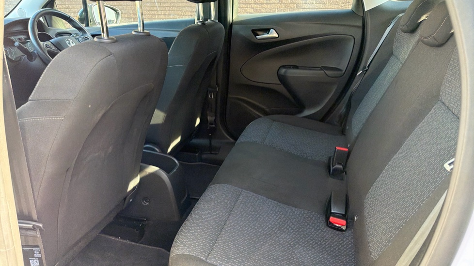 Vauxhall Crossland 1.2 Design 5dr Petrol Hatchback - Image 16