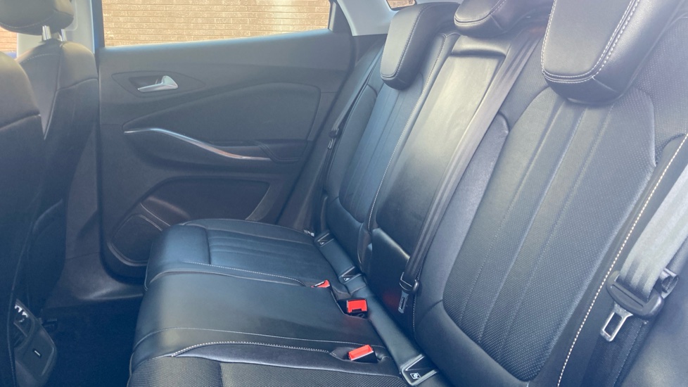 Vauxhall Grandland X 1.2 Turbo Elite Nav 5dr Auto [8 Speed] Petrol Hatchback - Image 16