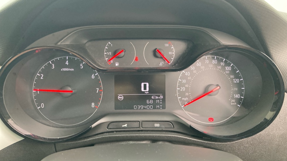 Vauxhall Crossland X 1.2 [83] Griffin 5dr [Start Stop] Petrol Hatchback - Image 18