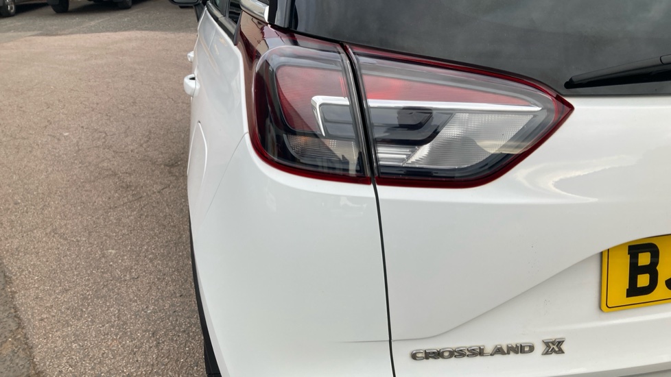 Vauxhall Crossland X 1.2 [83] Griffin 5dr [Start Stop] Petrol Hatchback - Image 28