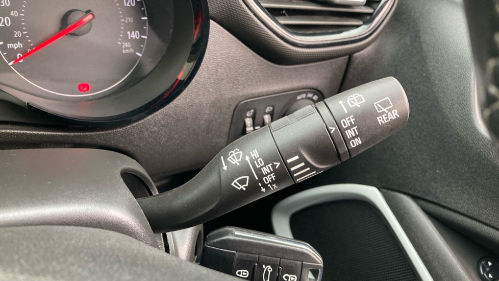 Vauxhall Crossland X 1.2 [83] Griffin 5dr [Start Stop] Petrol Hatchback - Image 35