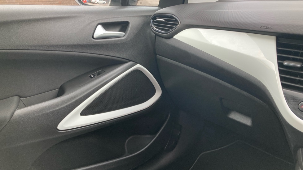 Vauxhall Crossland X 1.2 [83] Griffin 5dr [Start Stop] Petrol Hatchback - Image 45