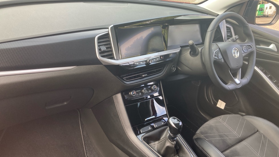Vauxhall Grandland 1.2 Turbo Ultimate 5dr Petrol Hatchback - Image 9