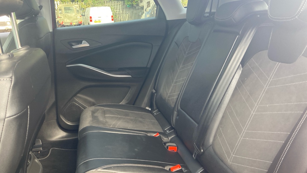 Vauxhall Grandland 1.2 Turbo Ultimate 5dr Petrol Hatchback - Image 16
