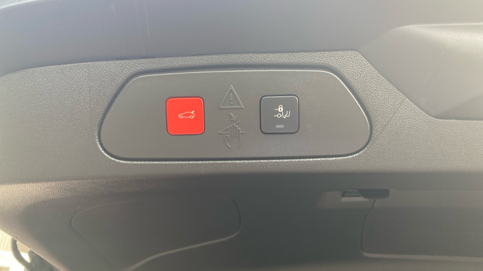 Vauxhall Grandland 1.2 Turbo Ultimate 5dr Petrol Hatchback - Image 37