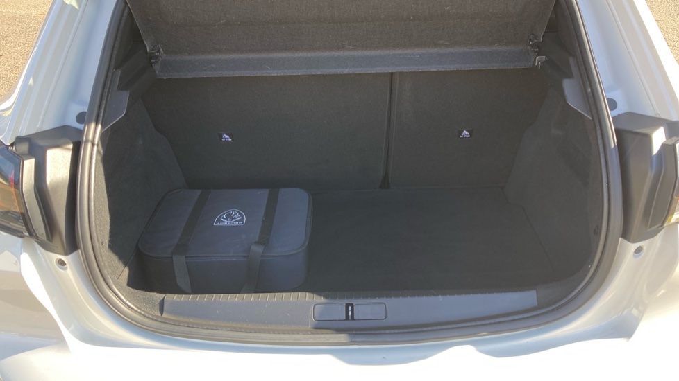 Peugeot 208 100kW GT 50kWh 5dr Auto Electric Hatchback - Image 4