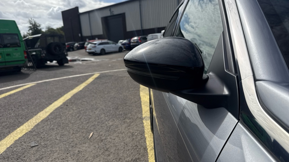 Vauxhall Mokka 1.2 Turbo 100 Design 5dr Petrol Hatchback - Image 23