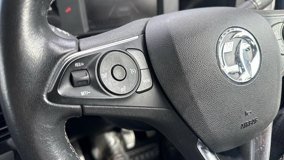Vauxhall Mokka 1.2 Turbo 100 Design 5dr Petrol Hatchback - Image 27