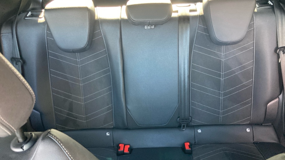 Vauxhall Mokka 100kW Ultimate 50kWh 5dr Auto Electric Hatchback - Image 15