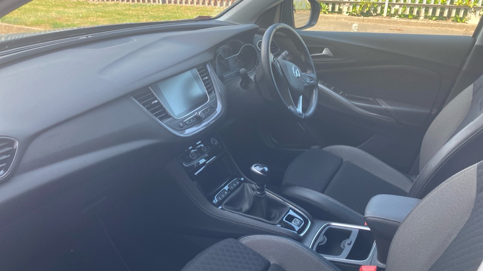 Vauxhall Grandland X 1.2 Turbo SRi Nav 5dr Petrol Hatchback - Image 9
