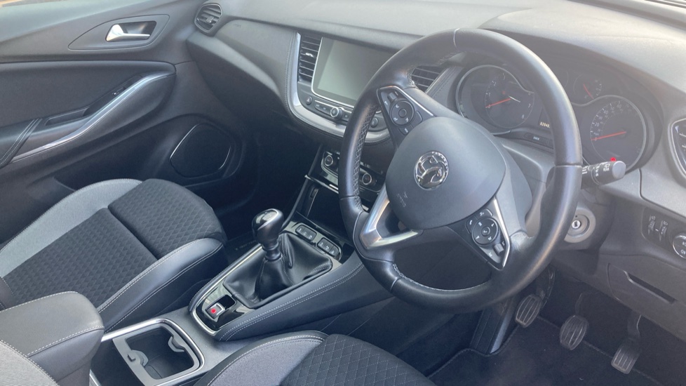 Vauxhall Grandland X 1.2 Turbo SRi Nav 5dr Petrol Hatchback - Image 11