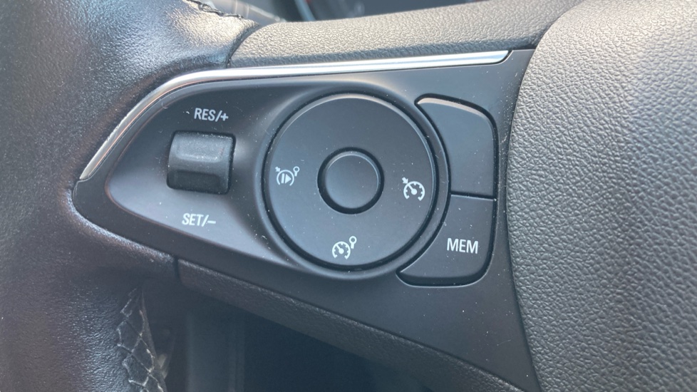 Vauxhall Grandland X 1.2 Turbo SRi Nav 5dr Petrol Hatchback - Image 21