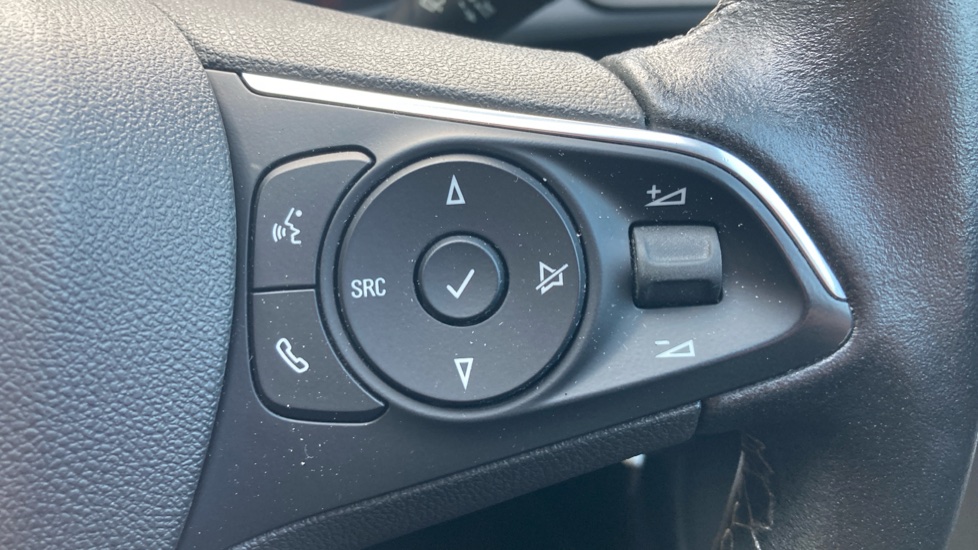 Vauxhall Grandland X 1.2 Turbo SRi Nav 5dr Petrol Hatchback - Image 22