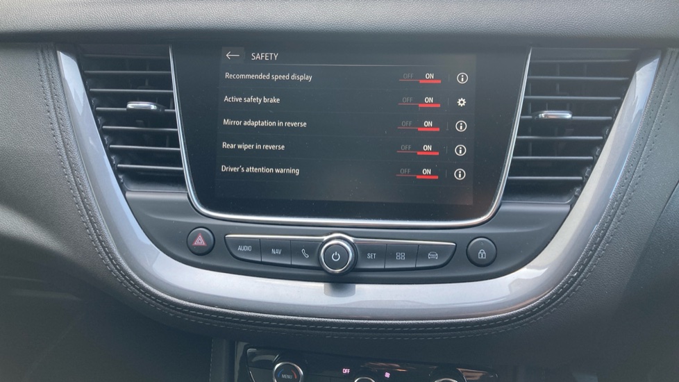 Vauxhall Grandland X 1.2 Turbo SRi Nav 5dr Petrol Hatchback - Image 27
