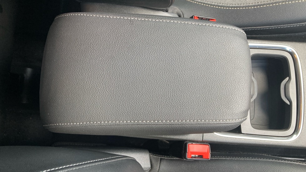 Vauxhall Grandland X 1.2 Turbo SRi Nav 5dr Petrol Hatchback - Image 32