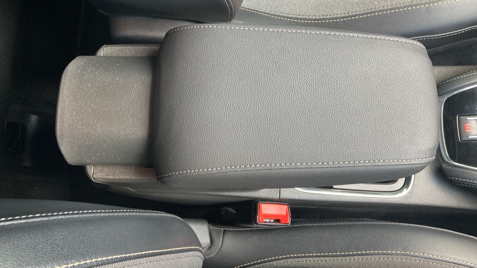 Vauxhall Grandland X 1.2 Turbo SRi Nav 5dr Petrol Hatchback - Image 33