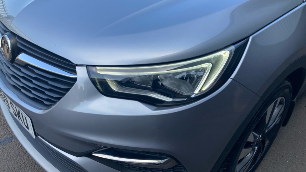 Vauxhall Grandland X 1.2 Turbo SRi Nav 5dr Petrol Hatchback - Image 38