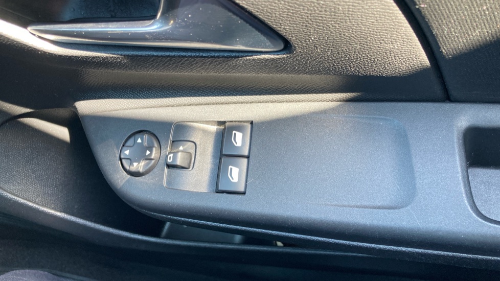Vauxhall Corsa 1.2 SE Premium 5dr Petrol Hatchback - Image 23