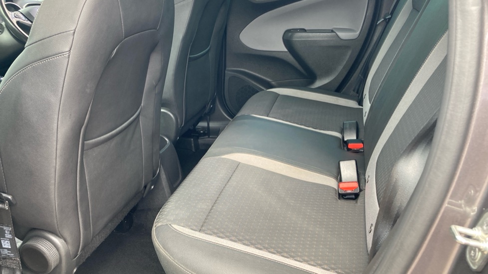 Vauxhall Crossland X 1.2T [130] Elite Nav 5dr [Start Stop] Petrol Hatchback - Image 16