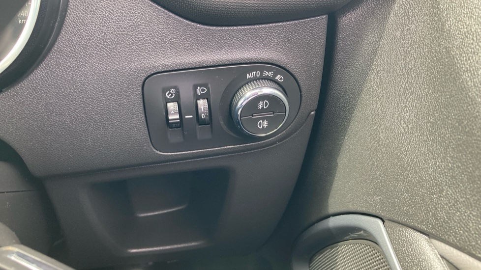 Vauxhall Crossland X 1.2T [130] Elite Nav 5dr [Start Stop] Petrol Hatchback - Image 24