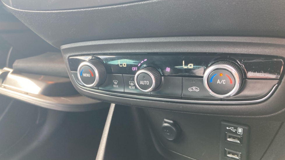 Vauxhall Crossland X 1.2T [130] Elite Nav 5dr [Start Stop] Petrol Hatchback - Image 33
