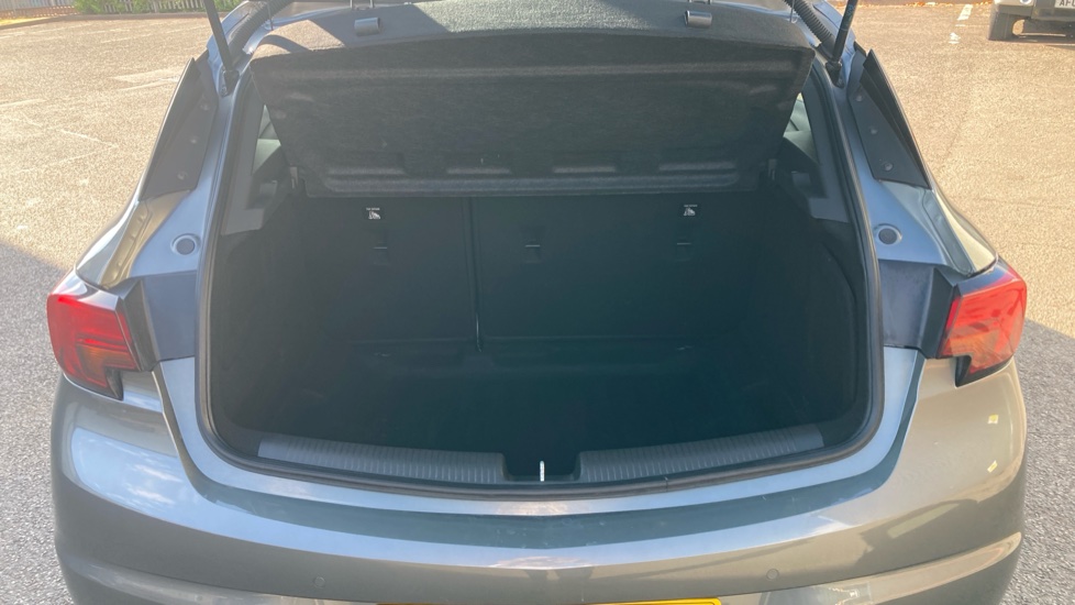 Vauxhall Astra 1.2 Turbo SRi Nav 5dr Petrol Hatchback - Image 4