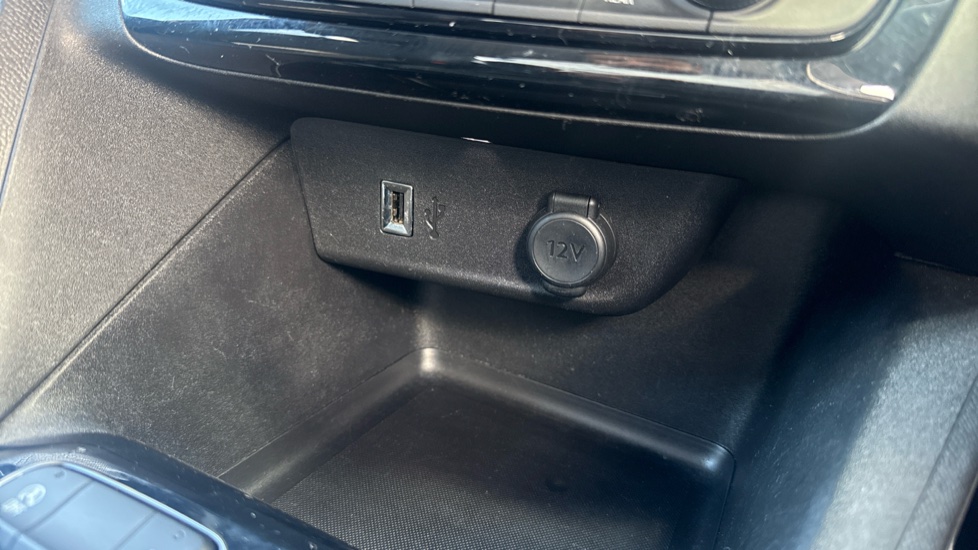 Vauxhall Corsa 1.2 Turbo Elite Nav 5dr Petrol Hatchback - Image 41