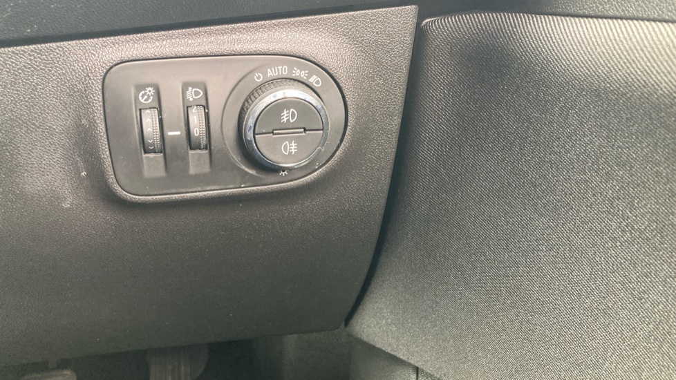 Vauxhall Corsa 1.4 [75] Energy 5dr [AC] Petrol Hatchback - Image 22