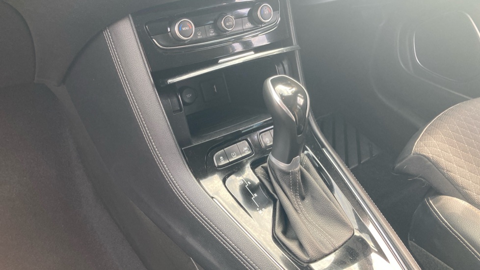 Vauxhall Grandland X 1.2 Turbo SRi Nav 5dr Auto Petrol Hatchback - Image 13