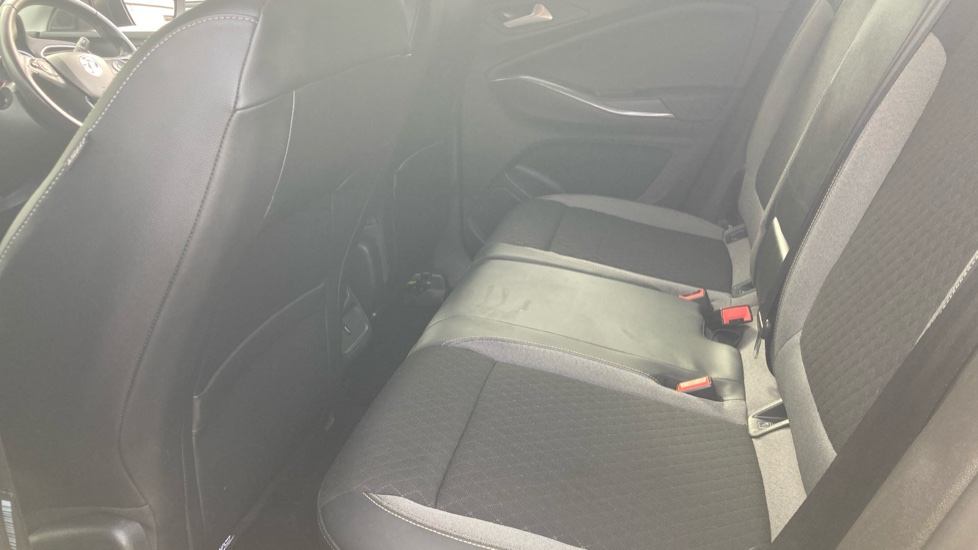 Vauxhall Grandland X 1.2 Turbo SRi Nav 5dr Auto Petrol Hatchback - Image 16