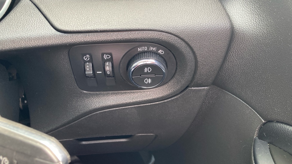 Vauxhall Grandland X 1.2 Turbo SRi Nav 5dr Auto Petrol Hatchback - Image 27