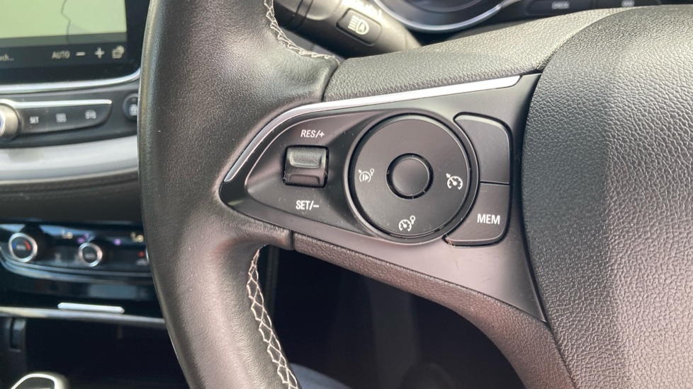 Vauxhall Grandland X 1.2 Turbo SRi Nav 5dr Auto Petrol Hatchback - Image 31