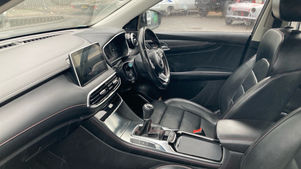 MG HS 1.5 T-GDI Excite 5dr Petrol Hatchback - Image 9