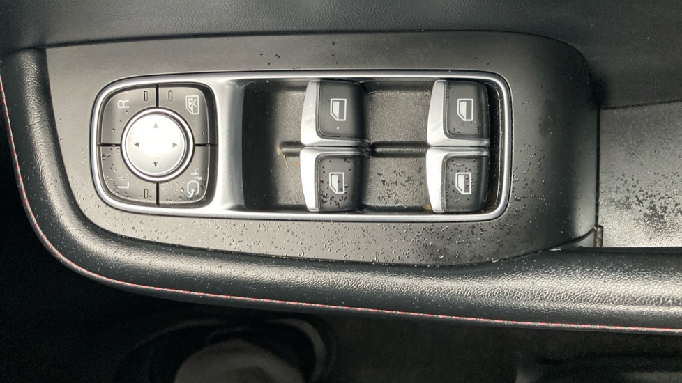 MG HS 1.5 T-GDI Excite 5dr Petrol Hatchback - Image 32