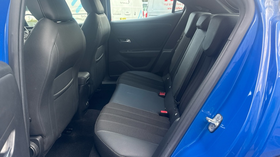 Vauxhall Mokka 1.2 Turbo 100 Elite Premium 5dr Petrol Hatchback - Image 16