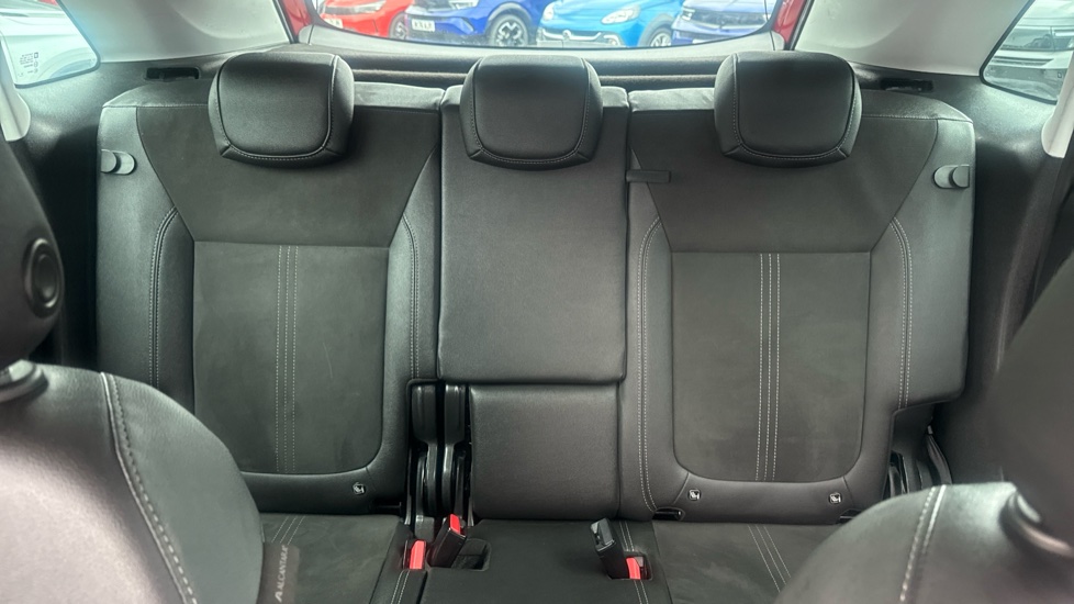 Vauxhall Crossland 1.2 Turbo Ultimate 5dr Petrol Hatchback - Image 15