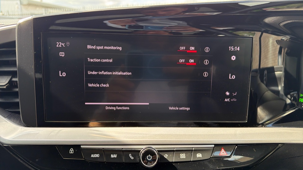 Vauxhall Mokka 100kW Ultimate 50kWh 5dr Auto Electric Hatchback - Image 33