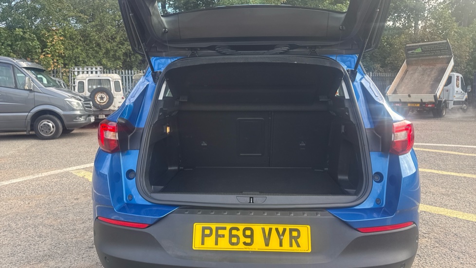 Vauxhall Grandland X 1.2 Turbo Business Edition Nav 5dr Petrol Hatchback - Image 4