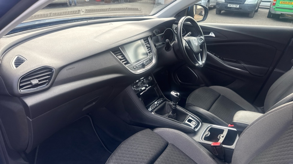 Vauxhall Grandland X 1.2 Turbo Business Edition Nav 5dr Petrol Hatchback - Image 9