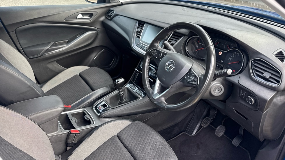 Vauxhall Grandland X 1.2 Turbo Business Edition Nav 5dr Petrol Hatchback - Image 11