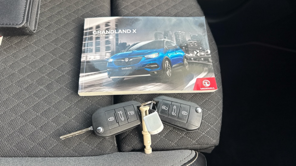 Vauxhall Grandland X 1.2 Turbo Business Edition Nav 5dr Petrol Hatchback - Image 19