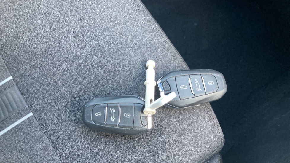 Vauxhall Astra 1.2 Turbo 130 GS 5dr Petrol Hatchback - Image 20