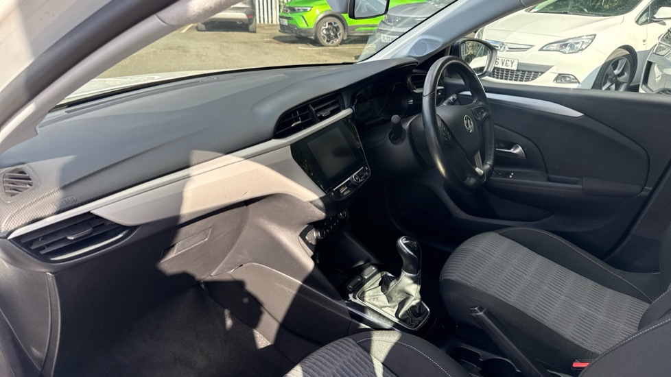Vauxhall Corsa 1.2 SE 5dr Petrol Hatchback - Image 9