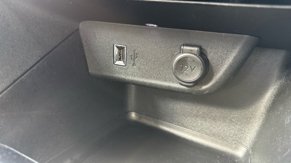 Vauxhall Corsa 1.2 SE 5dr Petrol Hatchback - Image 35