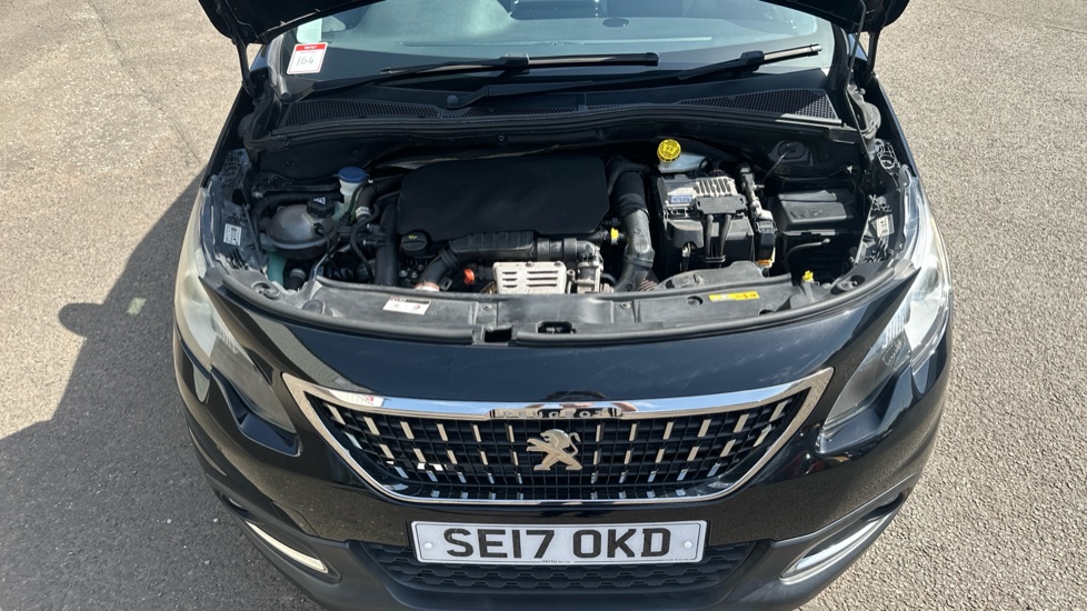 Peugeot 2008 1.2 PureTech 110 Allure 5dr Petrol Estate - Image 8