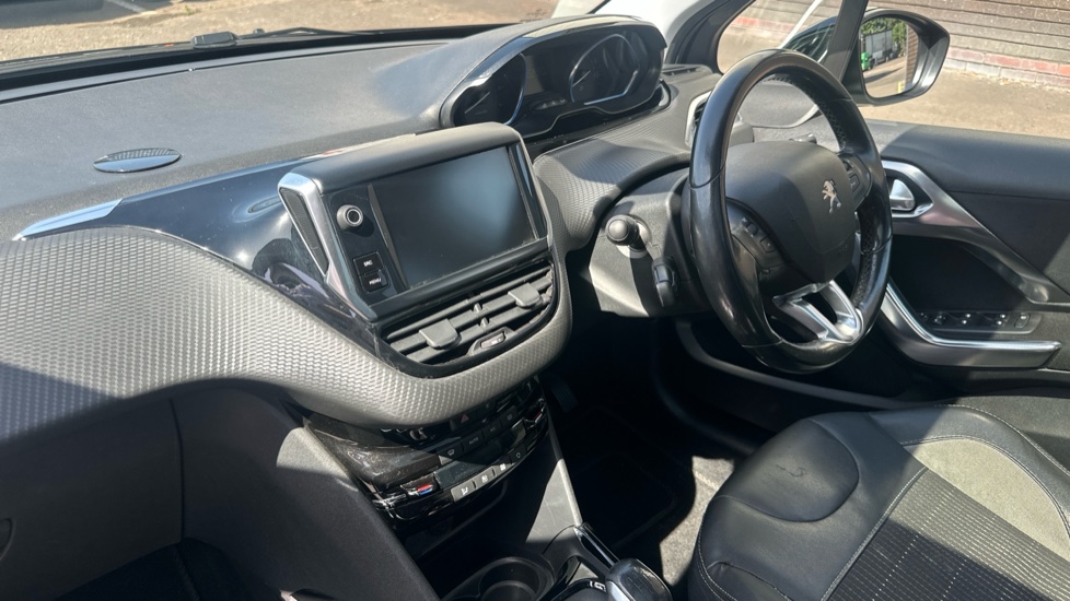 Peugeot 2008 1.2 PureTech 110 Allure 5dr Petrol Estate - Image 9