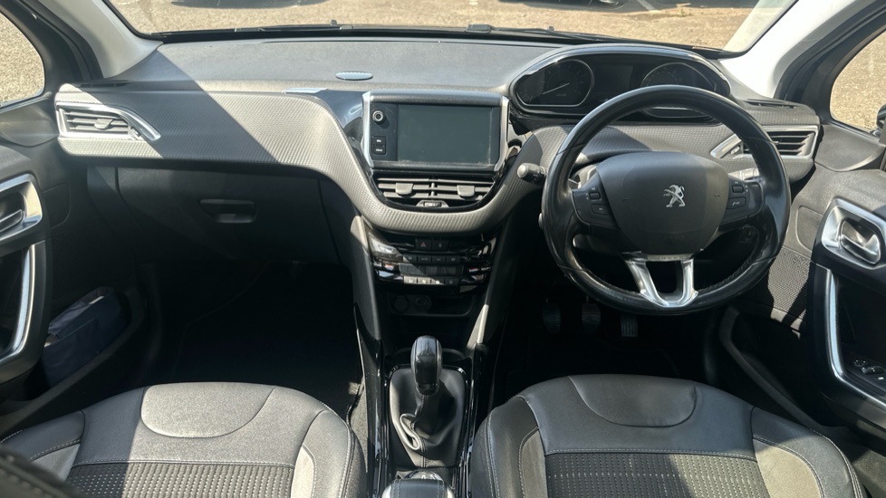 Peugeot 2008 1.2 PureTech 110 Allure 5dr Petrol Estate - Image 10