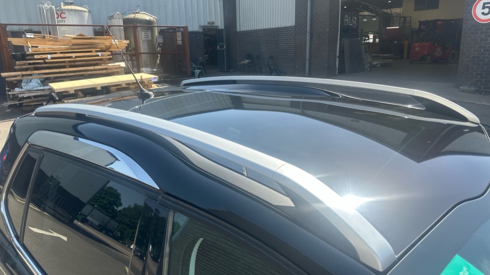 Peugeot 2008 1.2 PureTech 110 Allure 5dr Petrol Estate - Image 44