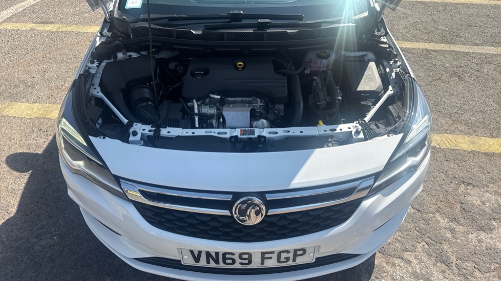 Vauxhall Astra 1.0T ecoTEC Design 5dr Petrol Hatchback - Image 8